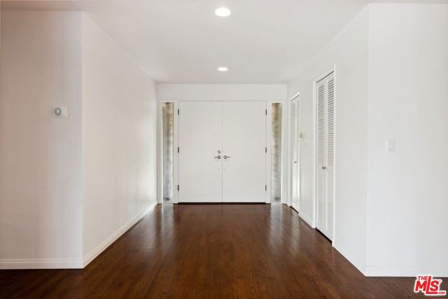 15901 High Knoll Road, Encino CA: https://media.crmls.org/mediaz/668debd0-0534-478a-ac32-689fb3b6b84b.jpg