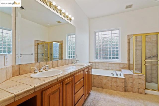 625 Pomona Dr, Brentwood CA: https://media.crmls.org/mediaz/668ea6cd-a021-481c-8787-26b81d5b0a94.jpg
