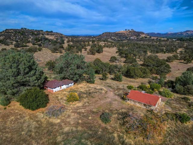 4505 4 X Ranch Road, Burson CA: https://media.crmls.org/mediaz/668ed673-c74b-4533-a15b-875168cb32fe.jpg
