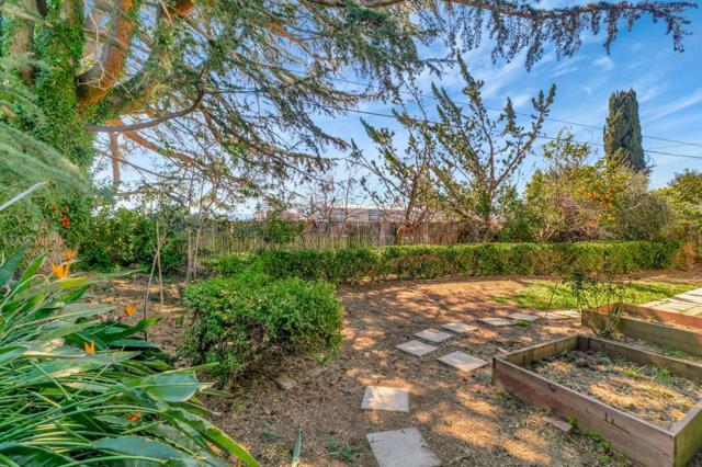 1006 W Knickerbocker Drive, Sunnyvale CA: https://media.crmls.org/mediaz/668ee178-b1c0-4f96-9395-d45b945c0a48.jpg