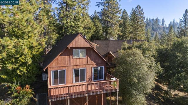 18957 Stag Circle, Tuolumne CA: https://media.crmls.org/mediaz/668ee8b3-0aa7-434a-a96e-aa6c88e5d4f5.jpg