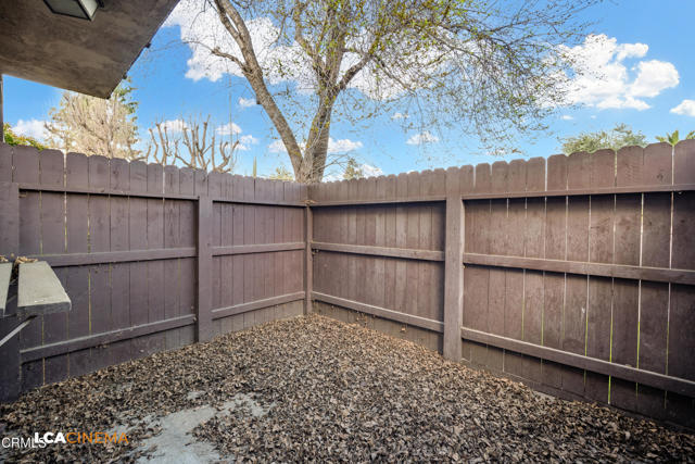 Detail Gallery Image 17 of 19 For 2617 Pinon Spring Cir #C,  Bakersfield,  CA 93309 - 3 Beds | 1/1 Baths