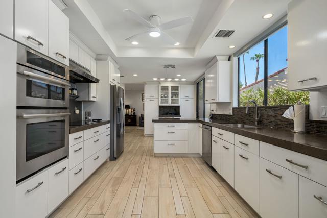 75768 Valle Vista Drive, Indian Wells CA: https://media.crmls.org/mediaz/6690180c-38ee-48b0-9655-0aadd2ad1818.jpg