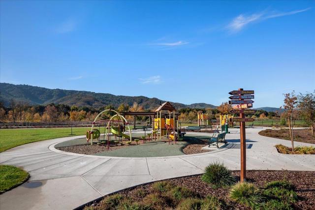 738 Sullivan Way, Gilroy CA: https://media.crmls.org/mediaz/66907ff5-bd18-4648-b26c-90be66cc3265.jpg