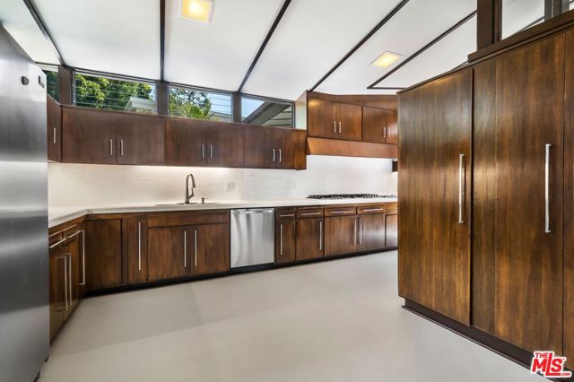 1760 Carla, Beverly Hills CA: https://media.crmls.org/mediaz/66909ff5-fc29-4618-ae7f-e2e5f5aa4b94.jpg