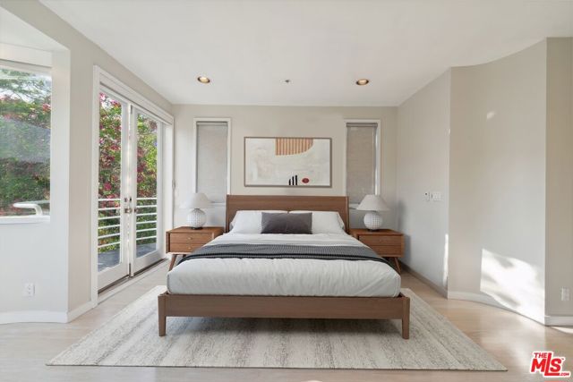 2029 Mount Olympus Drive, Los Angeles CA: https://media.crmls.org/mediaz/6690e7b2-9c9e-48af-aa25-f296e6ddbc4d.jpg