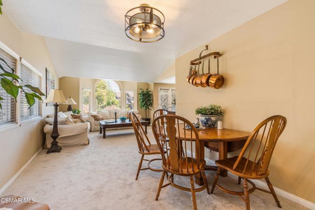 2753 Deerwood Avenue, Simi Valley CA: https://media.crmls.org/mediaz/669125a4-e654-434e-92ba-eab4de092874.jpg