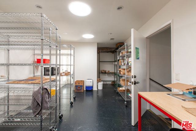 12906 Venice Boulevard, Los Angeles CA: https://media.crmls.org/mediaz/6691cf8f-83ce-400c-8281-cec2685b3eef.jpg