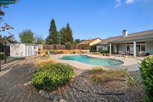 Image 46 of 60 For 915 Oak View Drive