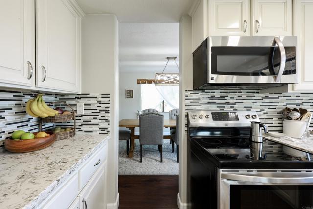 Detail Gallery Image 10 of 39 For 2129 Avenida Del Cielo, Alpine,  CA 91901 - 4 Beds | 2/1 Baths
