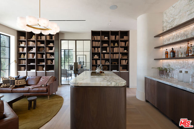 24172 Lupin Hill Road, Hidden Hills CA: https://media.crmls.org/mediaz/66937d5a-95d8-40d2-91de-992a7a9edf9b.jpg