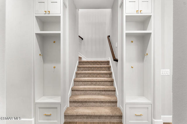 5715 Calais Court, Calabasas CA: https://media.crmls.org/mediaz/6693f2ef-9e35-45fc-b0ba-cf5b4d8e3572.jpg