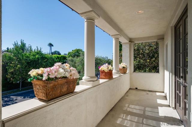 5199 Seagrove Place, San Diego CA: https://media.crmls.org/mediaz/669449a8-98cc-4582-8439-cd39e2dbc68f.jpg
