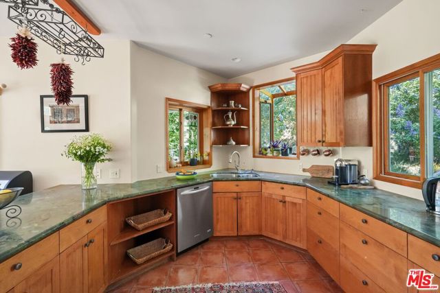 774 Old Topanga Canyon Road photo 15