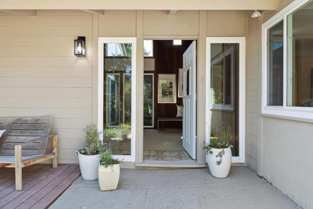 10605 Berkshire Drive, Los Altos Hills CA: https://media.crmls.org/mediaz/6694f897-7d0b-4b21-9194-ee73102d113c.jpg