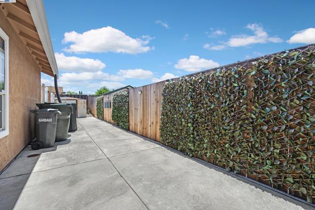 6997 Foxtail Dr, Livermore CA: https://media.crmls.org/mediaz/66952f47-3887-44e2-a5bd-9e79dd8e02c7.jpg