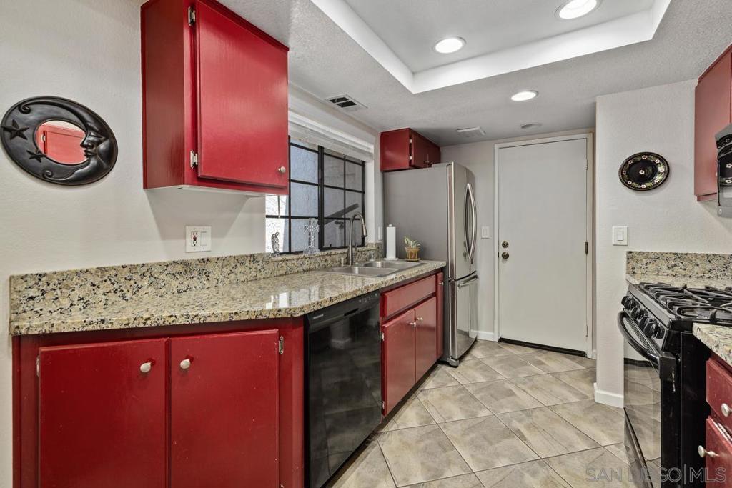 MLS #250034854SD img 12