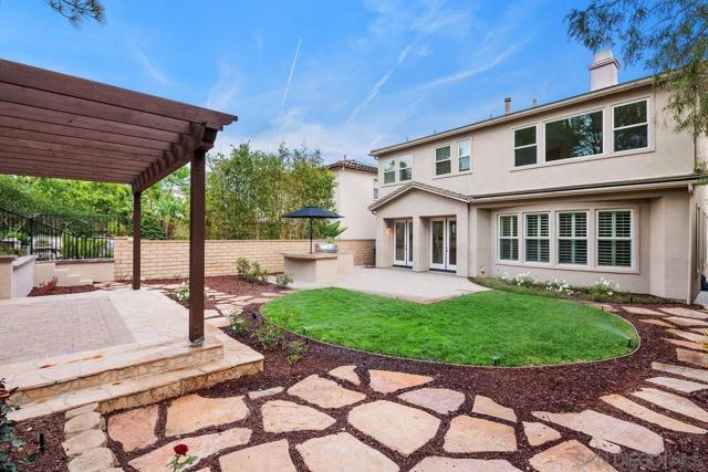 4772 Sunset Heights Ct, San Diego CA: https://media.crmls.org/mediaz/66978526-ca6f-47a7-afdc-904eb51f1ef2.jpg