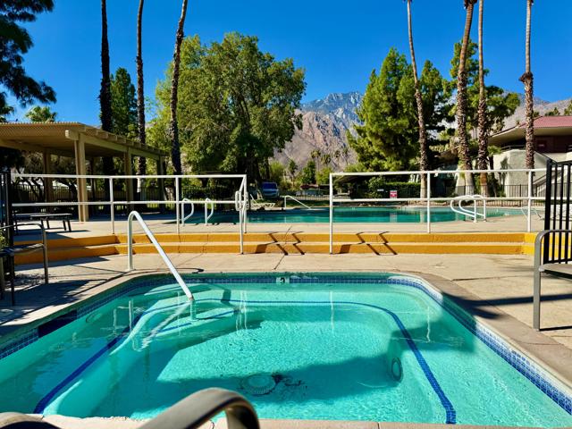 550 N Villa Court, Palm Springs CA: https://media.crmls.org/mediaz/6697fb12-7d02-45f8-a8de-64079b6f1c6e.jpg