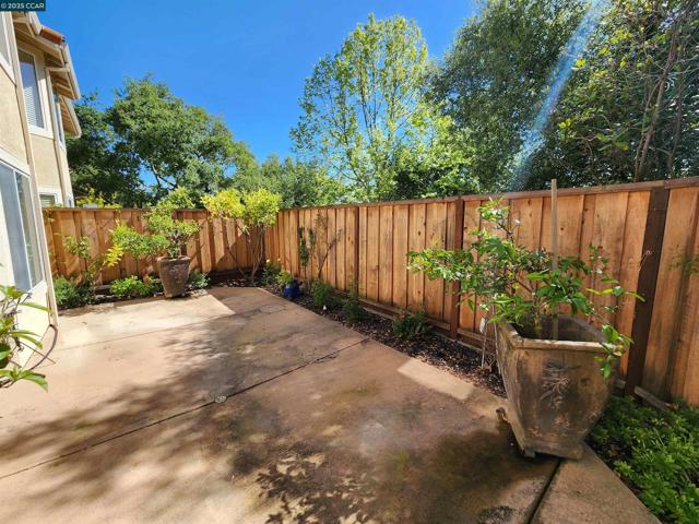 617 S Blackbrush Ln, San Ramon CA: https://media.crmls.org/mediaz/66988825-e6f1-4648-a5b5-8f46656eca8e.jpg