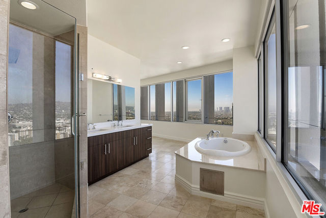 5670 Wilshire Boulevard, Los Angeles CA: https://media.crmls.org/mediaz/66988b02-de21-434f-9aac-dd7010933450.jpg