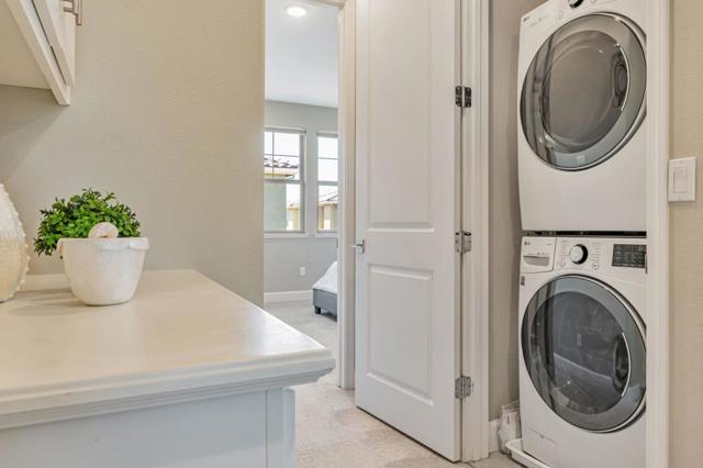 660 Tyrella Avenue, Mountain View CA: https://media.crmls.org/mediaz/6698b41a-ff8f-4365-a251-8922a826fe06.jpg