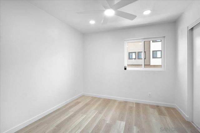 955 Postal Way, Vista CA: https://media.crmls.org/mediaz/6699e4be-ba21-44c5-b49f-67095df93102.jpg