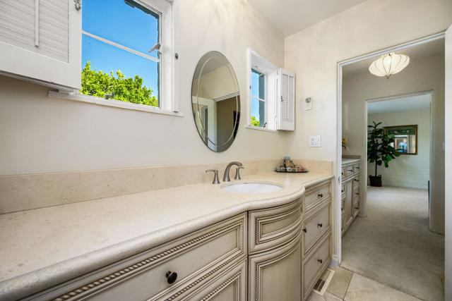 365 Camino Norte, Palm Springs CA: https://media.crmls.org/mediaz/669c91b1-fd13-41bb-8964-c7561290d836.jpg