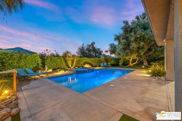 450 E Bogert Trail, Palm Springs CA: https://media.crmls.org/mediaz/669d4195-5d1e-4be0-af65-aad62f9f0403.jpg