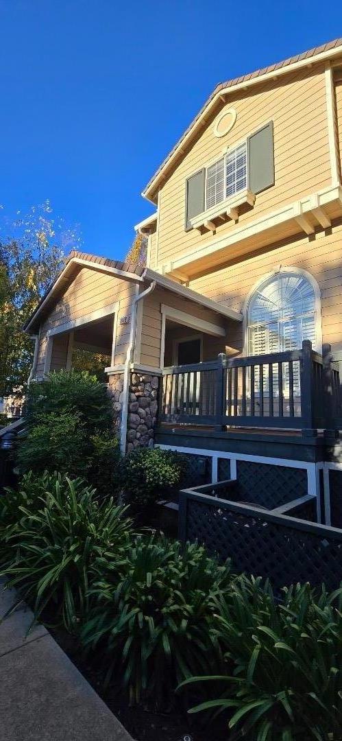 1819 English Bay Terrace, San Jose CA: https://media.crmls.org/mediaz/669d5604-7d98-4621-90a5-539a17525e79.jpg