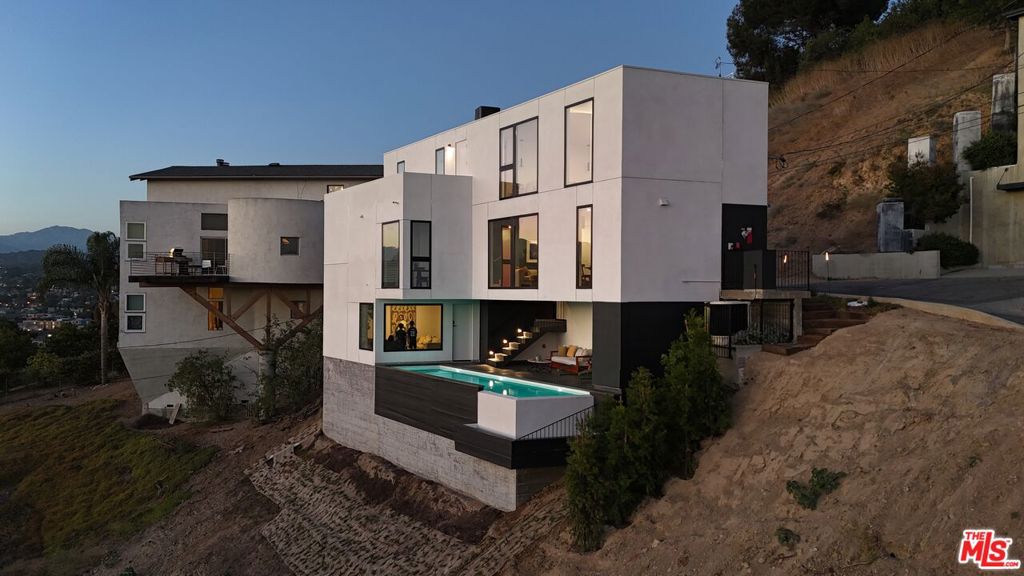 MLS #26859917 image #1