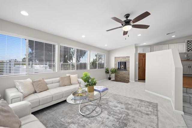 3833 Tomahawk Ln, San Diego CA: https://media.crmls.org/mediaz/669dfd4b-feea-4df6-850a-774b244fbe6f.jpg
