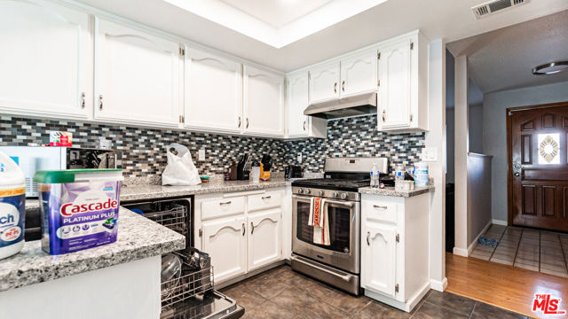 26665 Lakeview Drive, Helendale CA: https://media.crmls.org/mediaz/669e077e-4eab-4cb3-a48c-4e2687b49e43.jpg