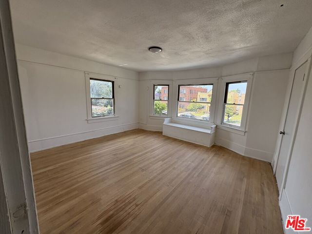 2320 W 25th Street, Los Angeles CA: https://media.crmls.org/mediaz/669f2a9d-f118-459e-9d3b-ea8e10ad5bdf.jpg