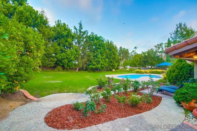 16657 Valle Verde Rd, Poway CA: https://media.crmls.org/mediaz/669f5ede-e572-4b0b-8f21-27c46a393009.jpg