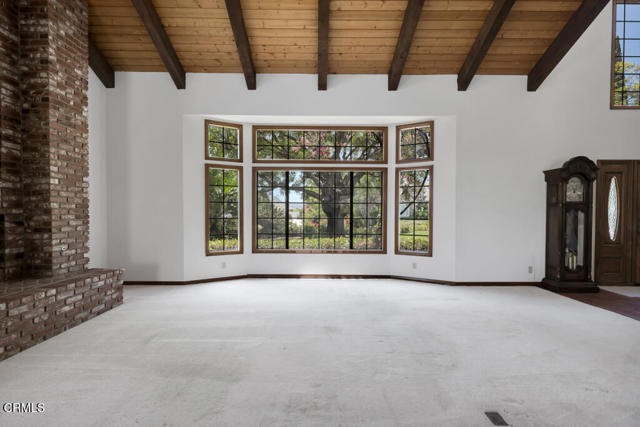 11395 Highridge Court, Camarillo CA: https://media.crmls.org/mediaz/669f7652-bfa8-42b5-8ba8-0757b751f9ac.jpg
