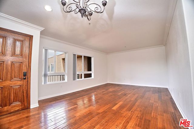 1401 S St Andrews Place, Los Angeles CA: https://media.crmls.org/mediaz/669f804c-3bc5-4b3d-ad85-d3073e67c622.jpg