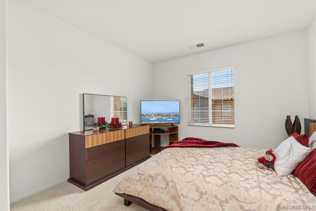 13033 Lamia Point, San Diego CA: https://media.crmls.org/mediaz/669f965b-2c70-4671-8fb0-7c6ba75e4720.jpg