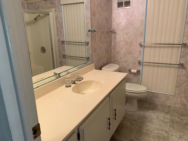 448 Guest bath
