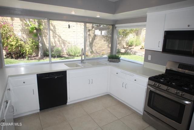 4518 Henley Court, Westlake Village CA: https://media.crmls.org/mediaz/66a00c96-74b1-4874-b771-c30c752cd0ac.jpg