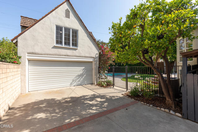 2440 Coniston Place, San Marino CA: https://media.crmls.org/mediaz/66a02b72-1074-4029-8d52-2968404da478.jpg