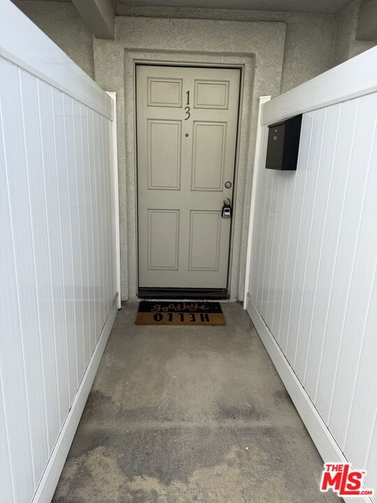 1127 W 228th Street, Torrance CA: https://media.crmls.org/mediaz/66a0dbc1-5eff-4812-8ac7-b9553e496e48.jpg