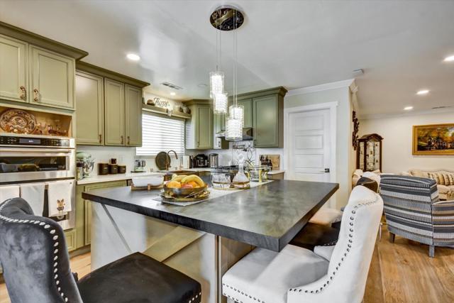 163 Roxbury, Santa Clara CA: https://media.crmls.org/mediaz/66a0f9f4-3c36-465f-bbe6-f6d2af48ba3b.jpg