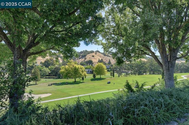 3128 Tice Creek Dr, Walnut Creek CA: https://media.crmls.org/mediaz/66a10dd7-3556-49d4-8d72-614748aa5c8d.jpg