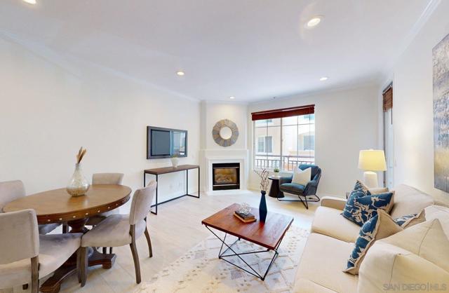 12376 Carmel Country Rd, San Diego CA: https://media.crmls.org/mediaz/66a1f049-026c-4915-94ae-2b6457f2ee32.jpg