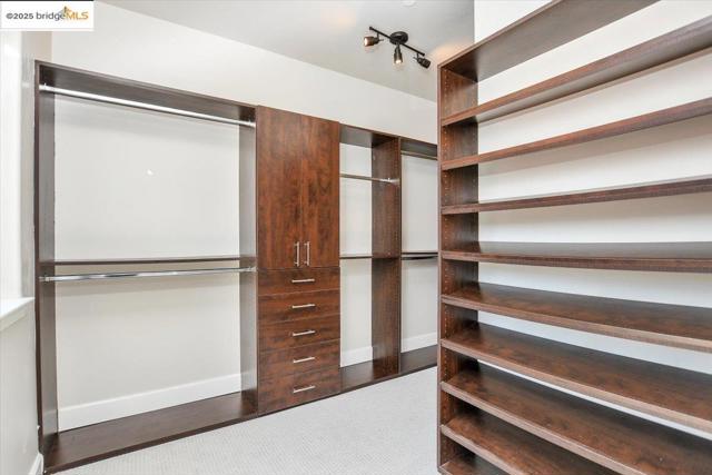 1738 18th Ave, Oakland CA: https://media.crmls.org/mediaz/66a2bad0-8578-4618-8187-3bc35c125281.jpg