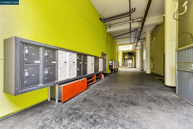 1231 Pine St, Oakland CA: https://media.crmls.org/mediaz/66a3536b-524a-44a5-b323-cd24e7293e91.jpg
