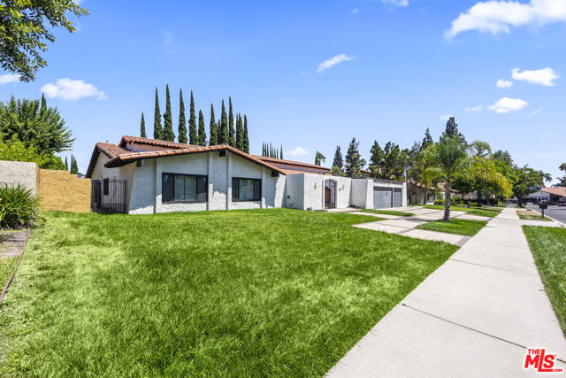 9724 Bothwell Road, Northridge CA: https://media.crmls.org/mediaz/66a367b8-bdd9-43cd-af2b-0d3848ff9feb.jpg