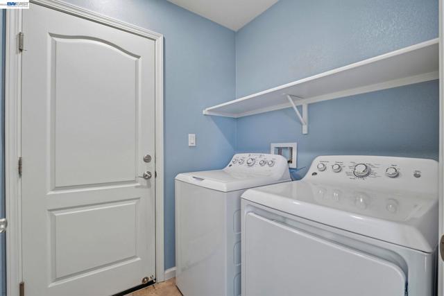 Image 34 of 47 For 102 Fanuncio Ln