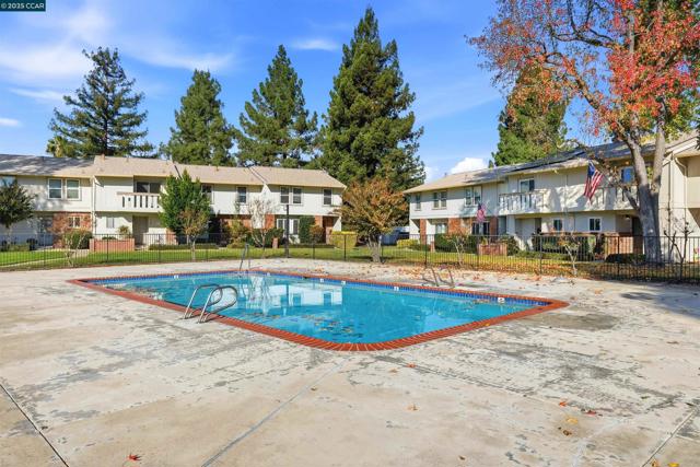 1804 Wildbrook Ct, Concord CA: https://media.crmls.org/mediaz/66a3cdb6-0a57-490d-864e-47335277ac15.jpg